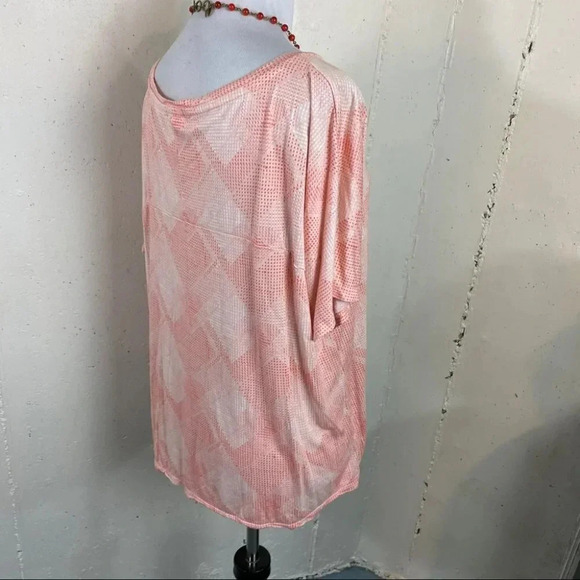 Old Navy XL salmon & white print casual‎ tee shirt - Picture 3 of 5